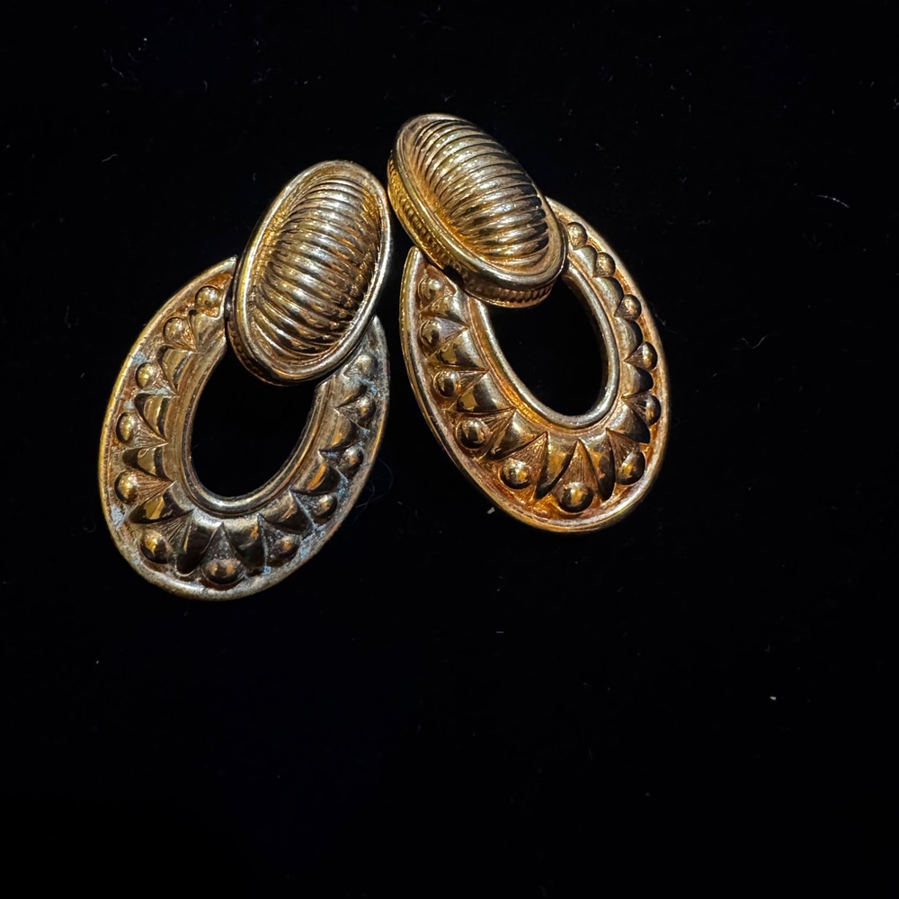 Swarovski Vintage Door Knocker Elegant Gold-Toned Oval Clip Earrings